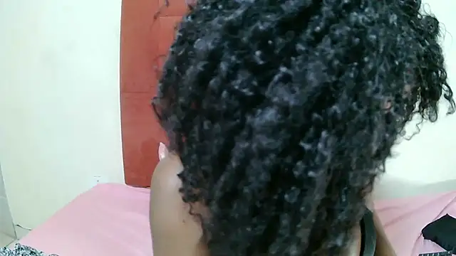 Snapshot of DesiredQueen25 chatting on 1, 10, 2025 DesiredQueen25 online show from 1, 10, 2025