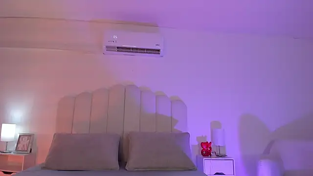 raven black  online show from 18, 12, 2025