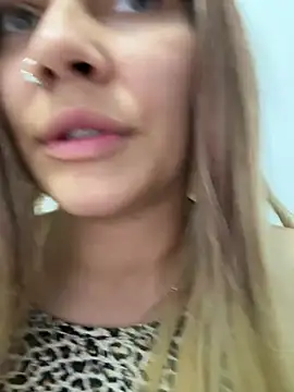 MiaKiittyy online show from 9, 6, 2026