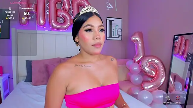 sarahyessica online show from 9, 5, 2026