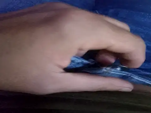 Snapshot of comobucetinhas chatting on 4, 12, 2025 comobucetinhas online show from 4, 12, 2025