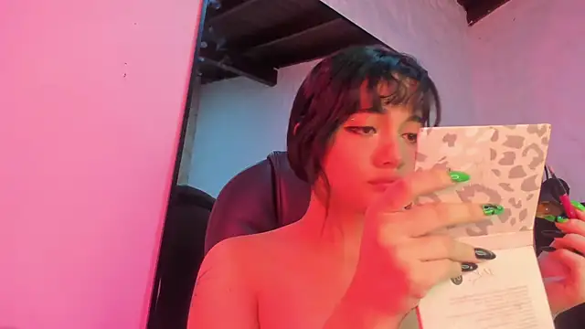 Snapshot of Darky_Doll chatting on 7, 10, 2025 Darky Doll online show from 7, 10, 2025