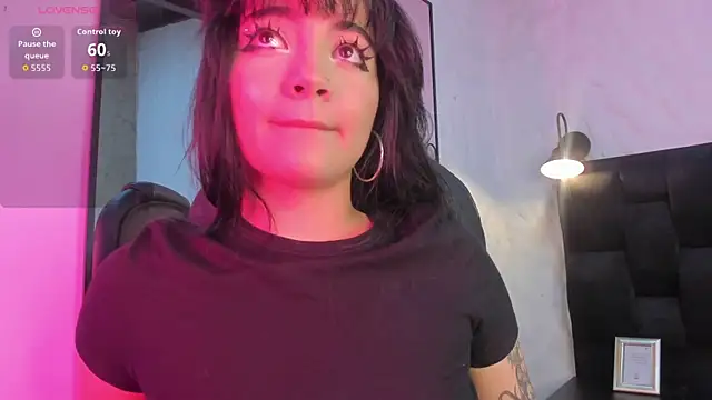 Snapshot of Darky_Doll chatting on 13, 11, 2025 Darky Doll online show from 13, 11, 2025