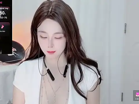 yiyi-zh online show from 18, 7, 2026