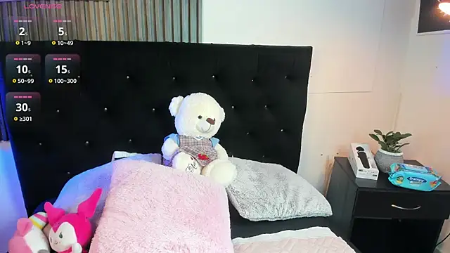 Snapshot of nanny__cute chatting on 28, 9, 2025 nanny  cute online show from 28, 9, 2025