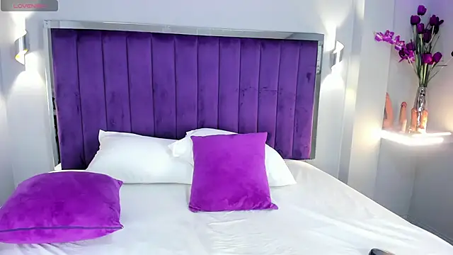 ElaraDusk online show from 25, 10, 2025