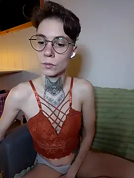 HoneySquirrel online show from 3, 4, 2026