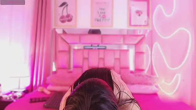 Snapshot of Sophie_stars chatting on 22, 12, 2025 Sophie stars online show from 22, 12, 2025