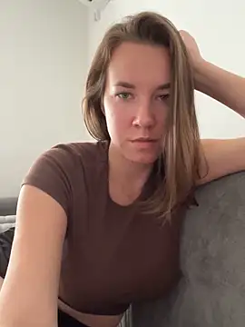 Candy Foxxxy  online show from 18, 9, 2025