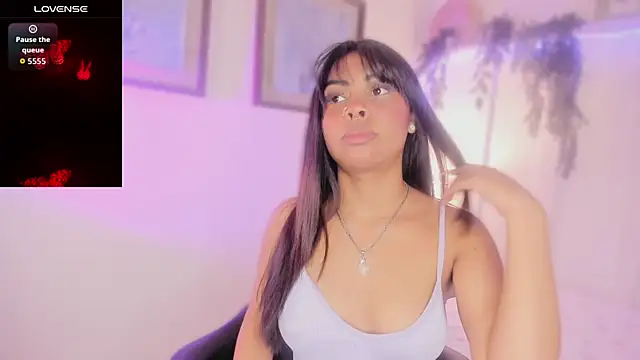 theLayla DH online show from 8, 9, 2025