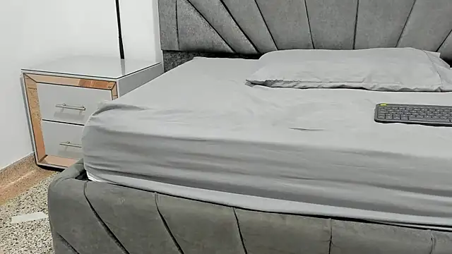 ZafiroAndFlynn online show from 20, 9, 2025