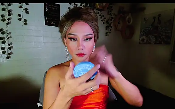 Snapshot of YourNikkieXxx chatting on 6, 10, 2025 YourNikkieXxx online show from 6, 10, 2025