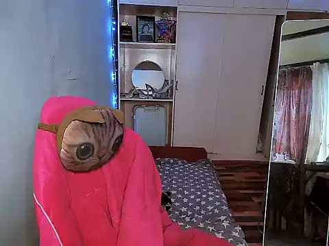 Snapshot of YourNikkieXxx chatting on 16, 12, 2025 YourNikkieXxx online show from 16, 12, 2025