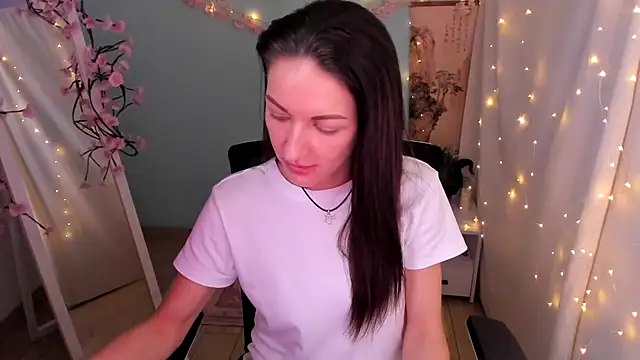 Aurora Loveu online show from 21, 5, 2026
