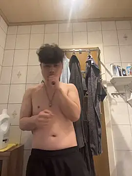 Snapshot of Kingpowerlittel chatting on 4, 3, 2026 Kingpowerlittel online show from 4, 3, 2026