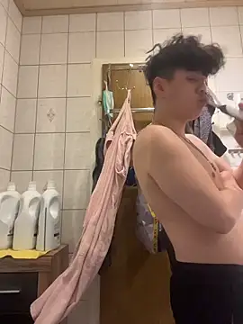 Snapshot of Kingpowerlittel chatting on 10, 3, 2026 Kingpowerlittel online show from 10, 3, 2026