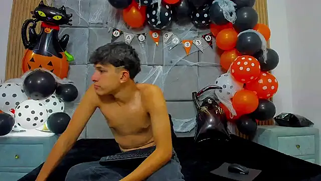 Snapshot of ChanellandMax chatting on 30, 10, 2025 ChanellandMax online show from 30, 10, 2025