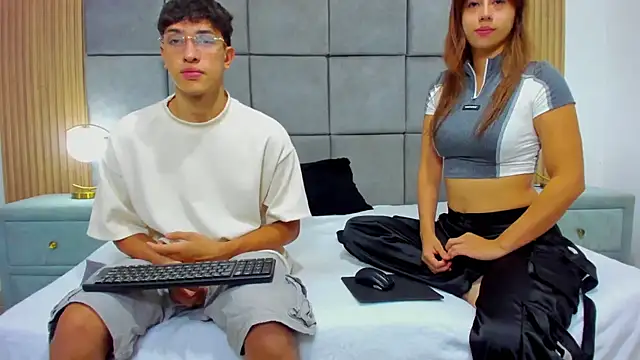 Snapshot of ChanellandMax chatting on 5, 11, 2025 ChanellandMax online show from 5, 11, 2025