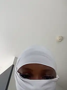 nakeddee online show from 29, 4, 2026