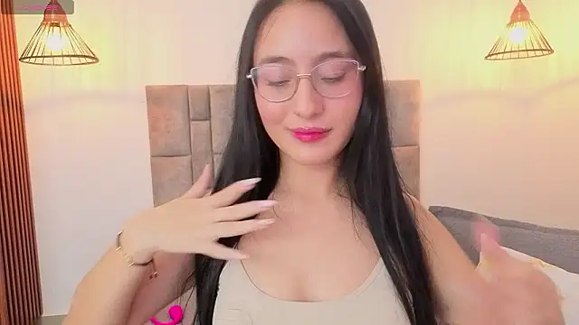 Snapshot of emily_vermont chatting on 5, 3, 2026 emily vermont online show from 5, 3, 2026