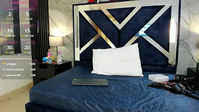 Snapshot of VioletRose_as chatting on 24, 10, 2025 VioletRose as online show from 24, 10, 2025