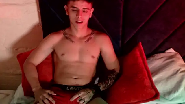 Snapshot of DOMINIC_ZETA chatting on 8, 11, 2025 DOMINIC ZETA online show from 8, 11, 2025