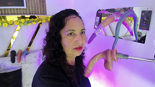 Luna Naughty1 online show from 27, 5, 2026
