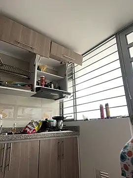 larsonbeverly online show from 27, 3, 2026