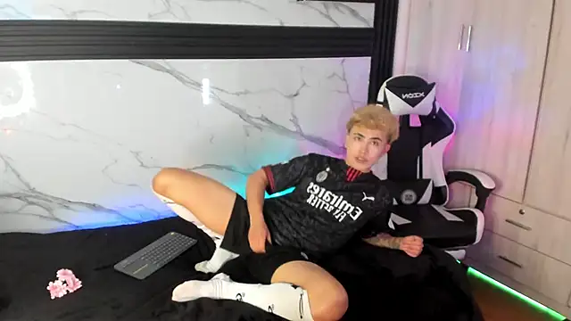 Snapshot of Saimonvela chatting on 5, 11, 2025 Saimonvela online show from 5, 11, 2025