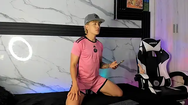 Snapshot of Saimonvela chatting on 14, 11, 2025 Saimonvela online show from 14, 11, 2025