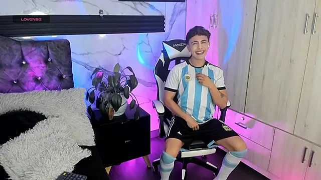 Snapshot of Saimonvela chatting on 16, 4, 2026 Saimonvela online show from 16, 4, 2026