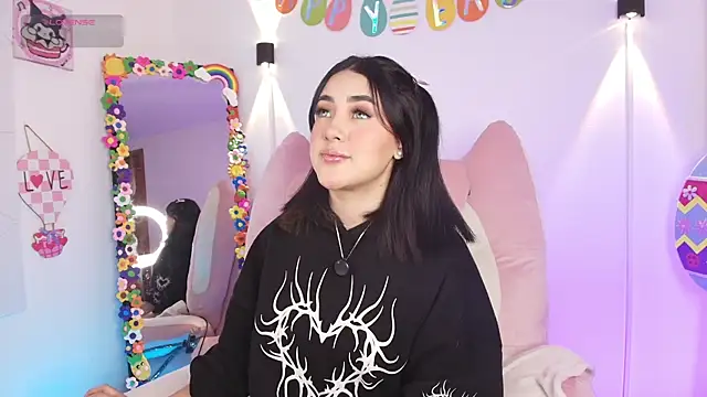 justonecute online show from 3, 4, 2026