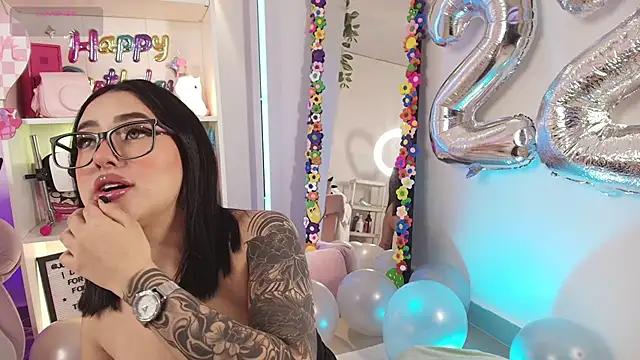 justonecute online show from 8, 5, 2026