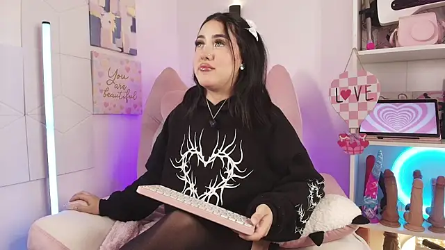 justonecute online show from 22, 5, 2026