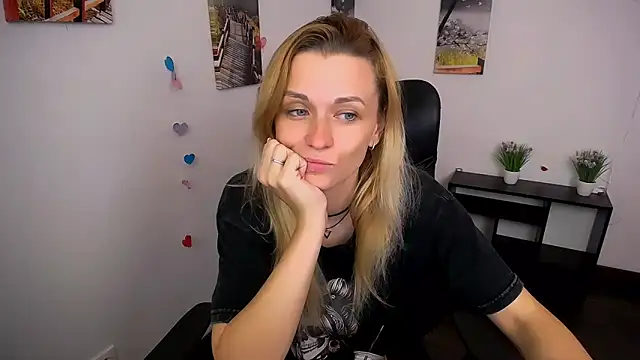 PeppyMia online show from 15, 10, 2025