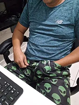 Carloskasado online show from 28, 10, 2025