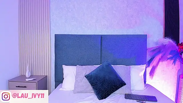 Laura Ivy online show from 26, 3, 2026