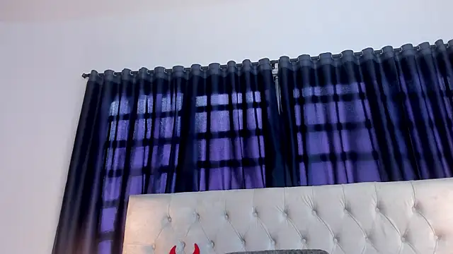 cristhi esterling online show from 11, 11, 2025