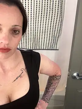 Snapshot of VisibleGiver chatting on 15, 10, 2025 VisibleGiver online show from 15, 10, 2025