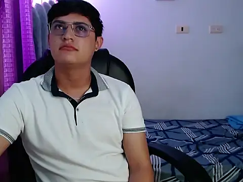 yesitwink  online show from 23, 10, 2025