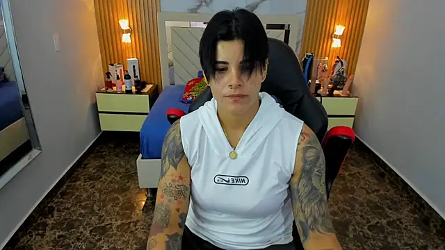 KAROLLJONES1 online show from 20, 12, 2025