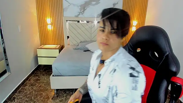 KAROLLJONES1 online show from 23, 5, 2026