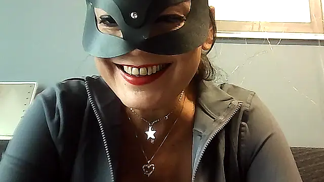 Snapshot of vanitafalcao chatting on 8, 10, 2025 vanitafalcao online show from 8, 10, 2025