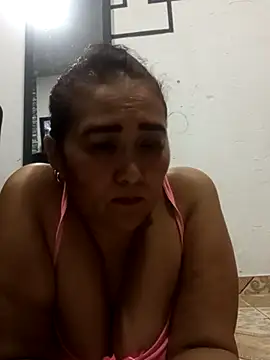 Snapshot of linda_luna29 chatting on 26, 9, 2025 linda luna29 online show from 26, 9, 2025