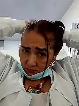 Snapshot of linda_luna29 chatting on 27, 9, 2025 linda luna29 online show from 27, 9, 2025