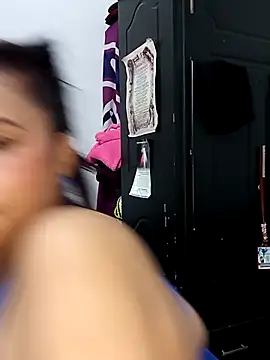 Snapshot of linda_luna29 chatting on 4, 10, 2025 linda luna29 online show from 4, 10, 2025