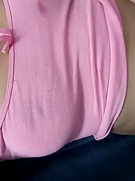 Snapshot of linda_luna29 chatting on 19, 10, 2025 linda luna29 online show from 19, 10, 2025