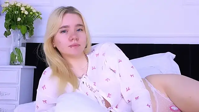 ANNABELLE LU online show from 10, 10, 2025