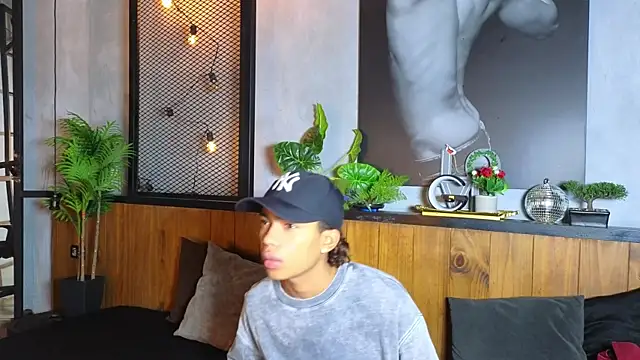 AlanCutee online show from 10, 5, 2026