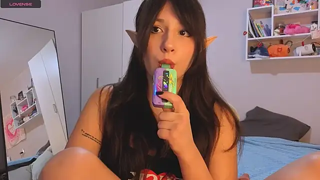 Snapshot of mzemta_lisa chatting on 23, 10, 2025 mzemta lisa online show from 23, 10, 2025